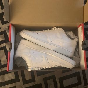 Women’s white nikes